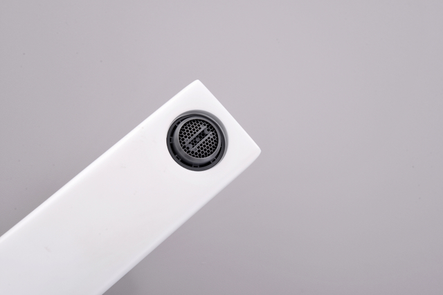 Simple Style Deck Mounted Single Handle Basin Tap Cheap Spraying Tap of Bathroom Faucet