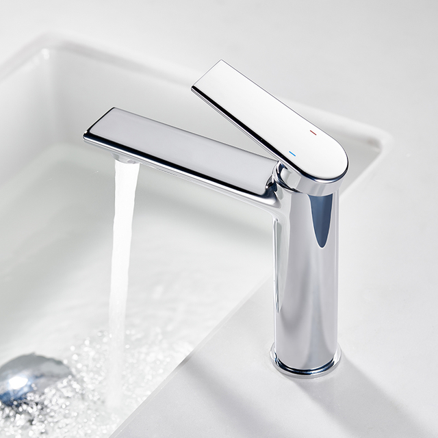 Modern Cupc Chorme Stainless Steel Single Handle Bathroom Faucet with Single Hole
